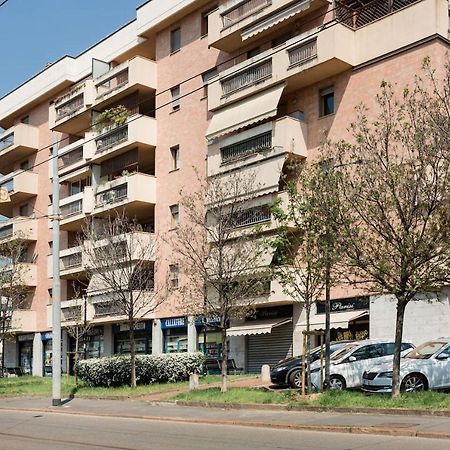 Golden Suite Apartment & Day Use Milano Esterno foto