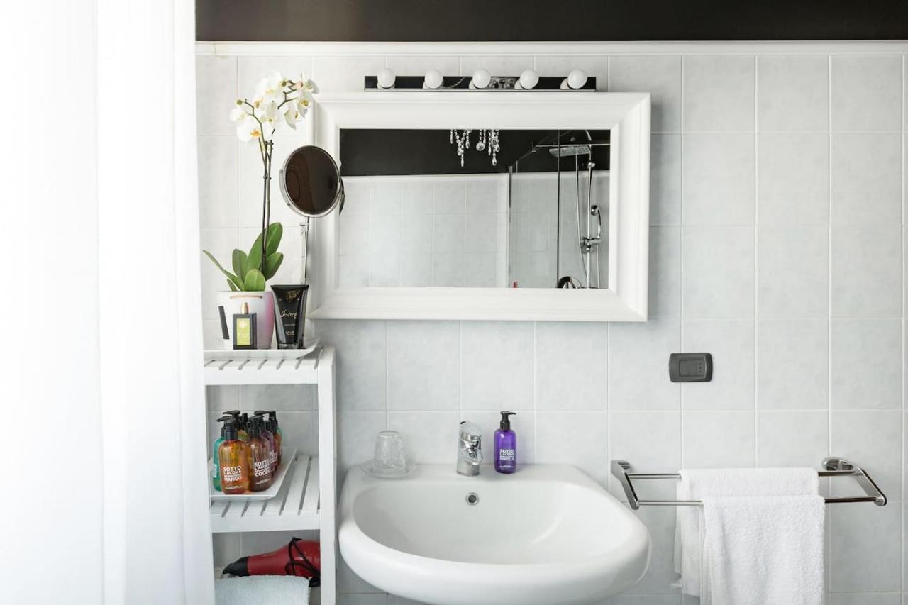 Golden Suite Apartment & Day Use Milano Esterno foto