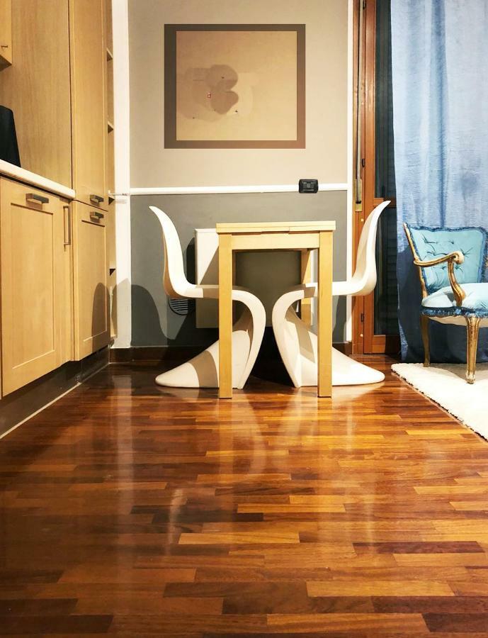 Golden Suite Apartment & Day Use Milano Esterno foto